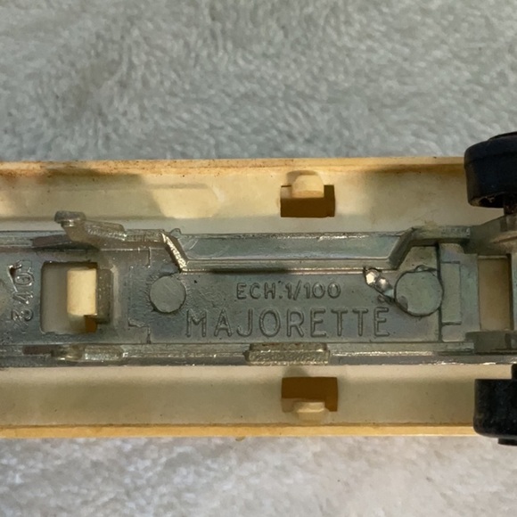 Coca Cola Red and White Toy Car - Picture 5 of 5